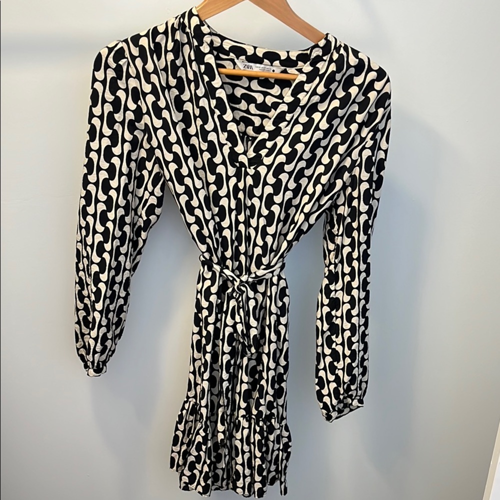 Zara Black and Cream Dress